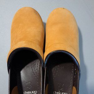 Dansko Comfortable Honey Color Professional Suede clogs Size 8